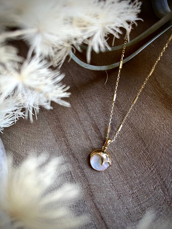 Dripping Pearl Necklace